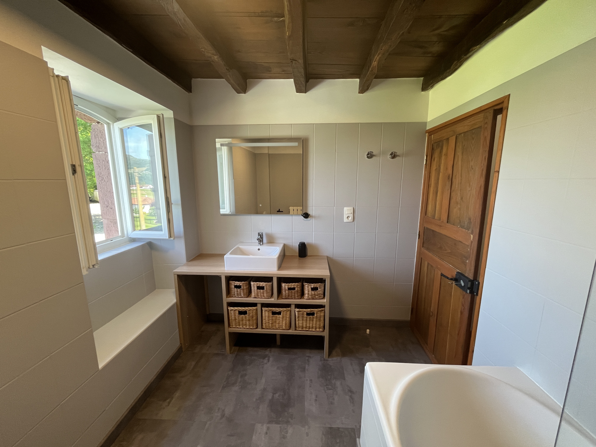 Image d'un location à 5 min de st jean pied de port, appartement t3 duplex avec garage et jardin | erlea immobilier à 590€ à anhaux (64220)